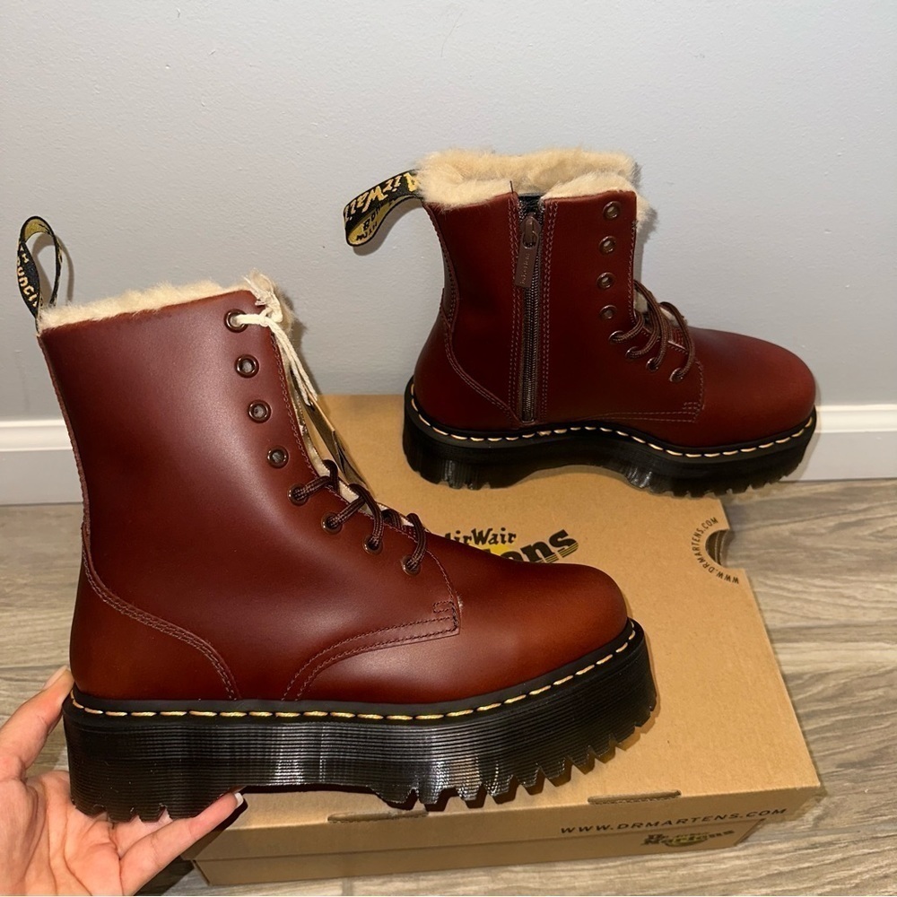 DR. MARTENS New Jadon Abruzzo Faux Fur Lined Lug Sole Combat Boot Size 8 NWT - Picture 2 of 7